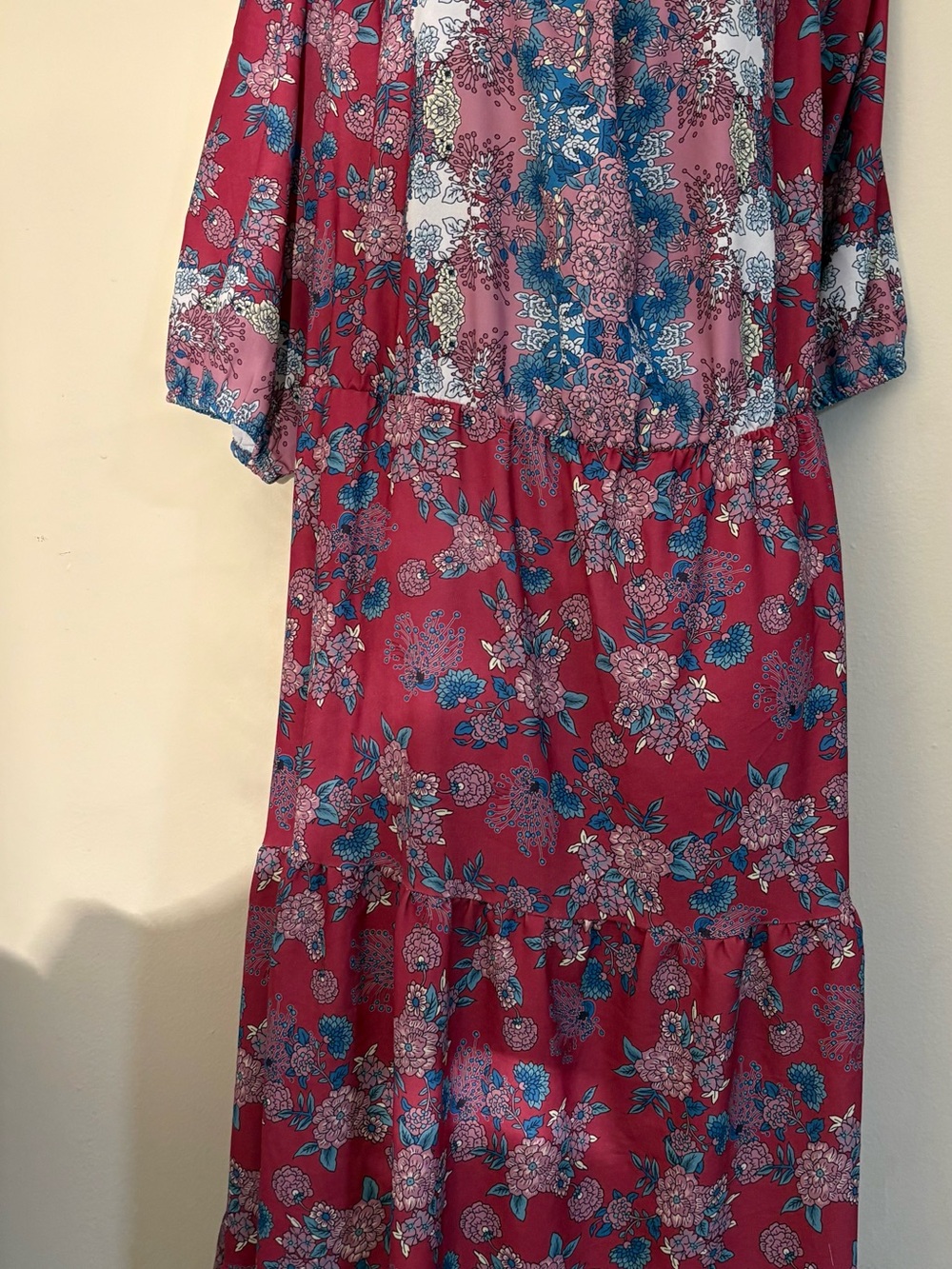 Floral V-Neck #Maxi Dress in Wine & Pink.#SummerRomance,#PrarieGirl,#Festivals - Picture 4 of 14